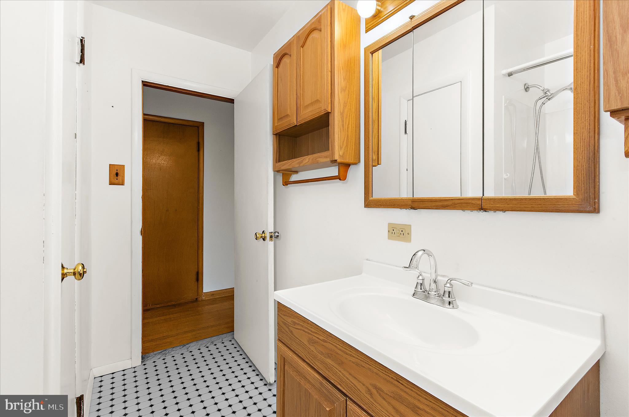 ARUNDEL GARDENS - Residential