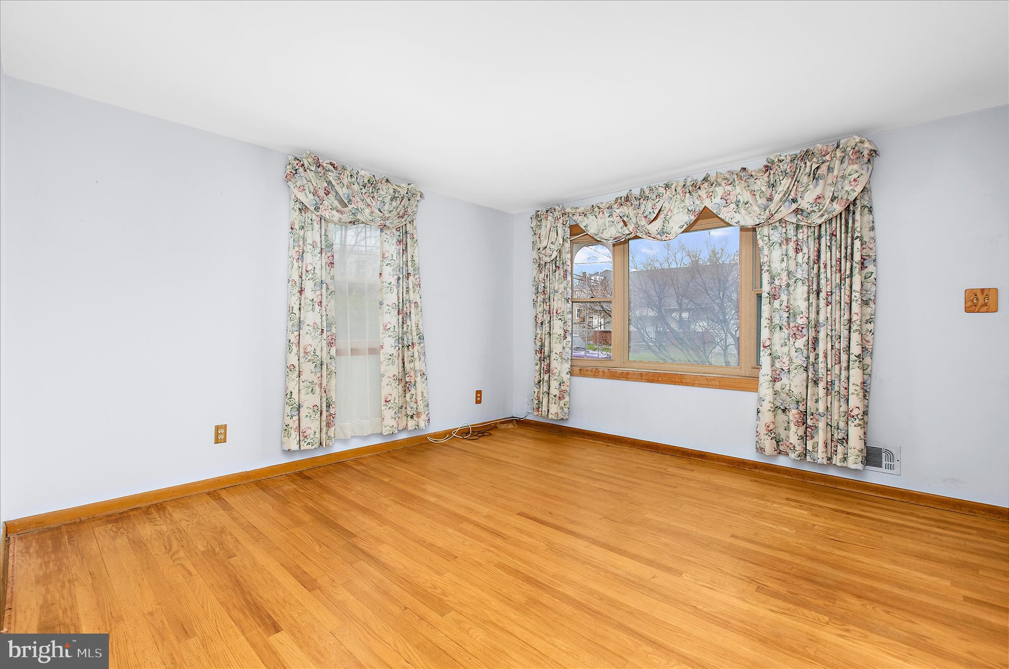 ARUNDEL GARDENS - Residential