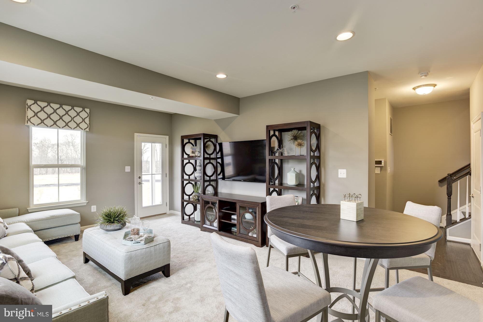 WESTCHESTER SQUARE - Residential