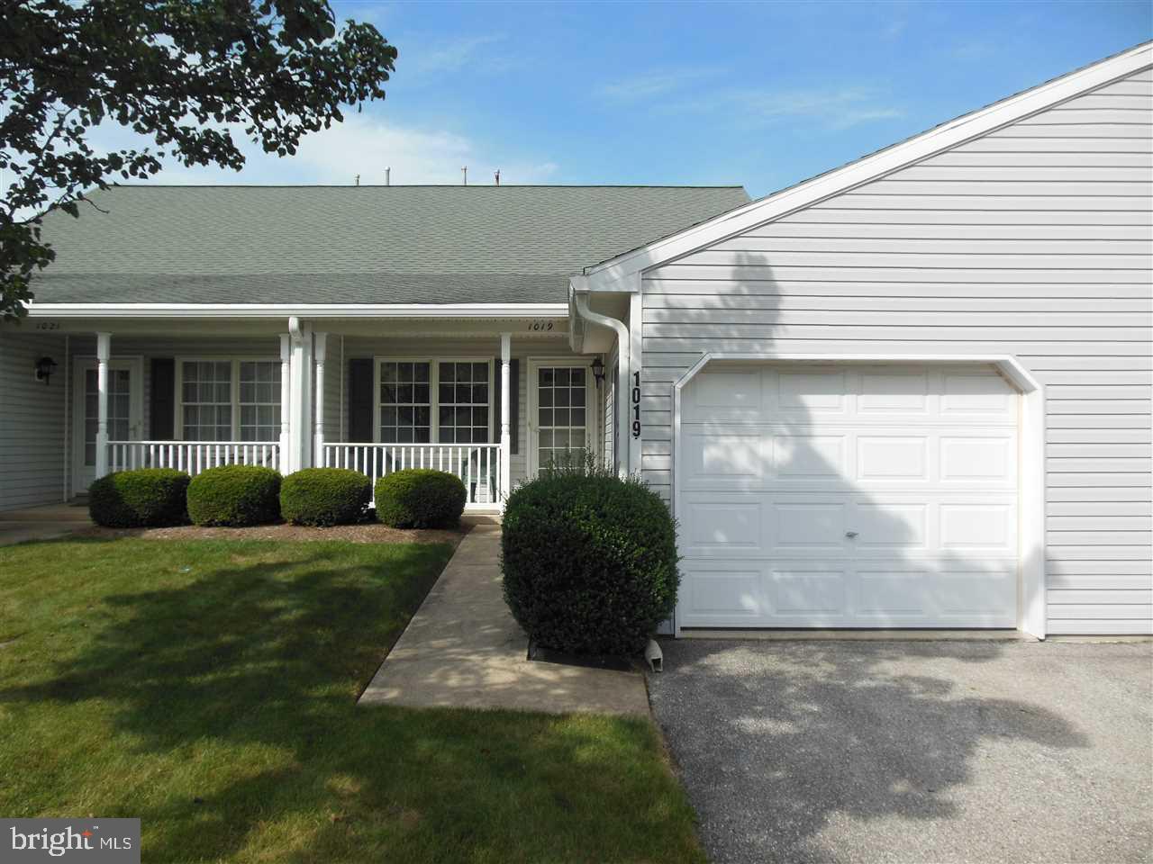 LONGSTOWN VILLAGE - Residential