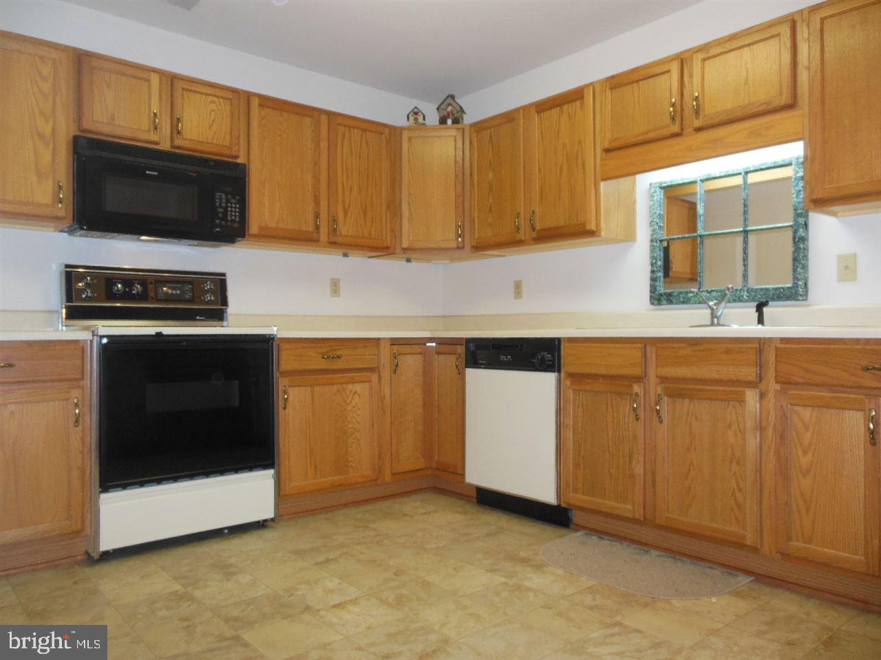 LONGSTOWN VILLAGE - Residential