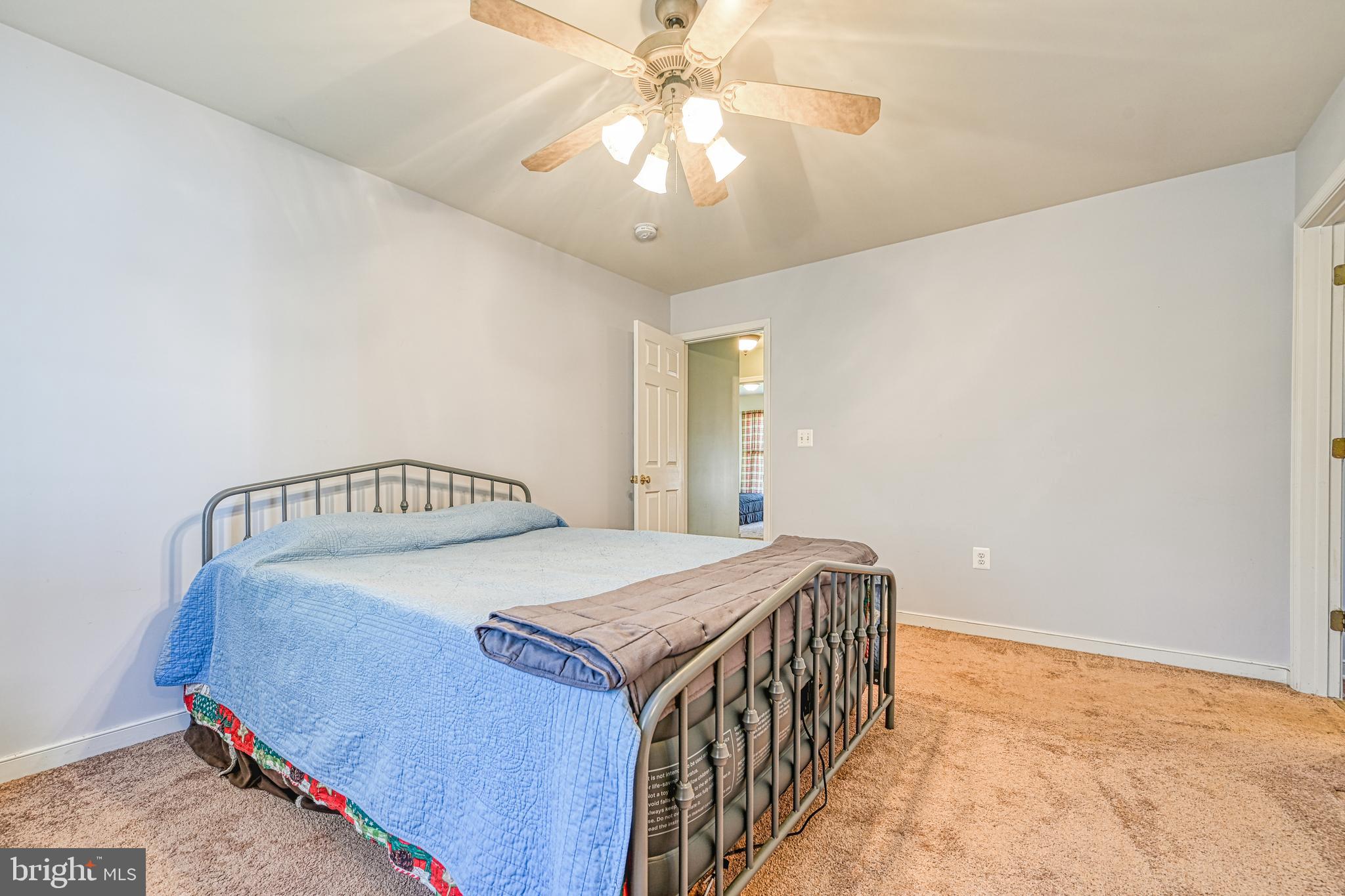 LAKESIDE WOODS - Residential