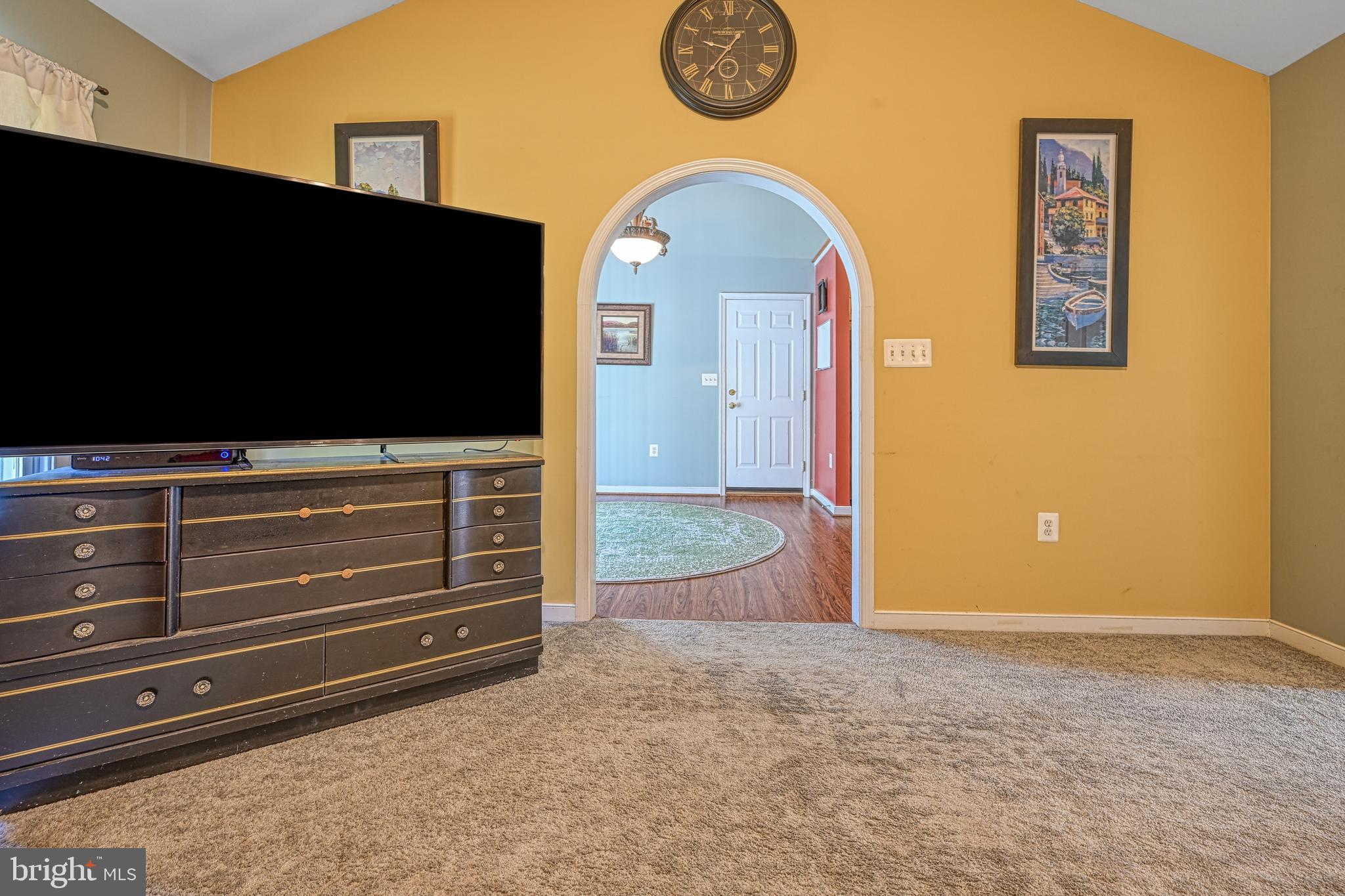 LAKESIDE WOODS - Residential