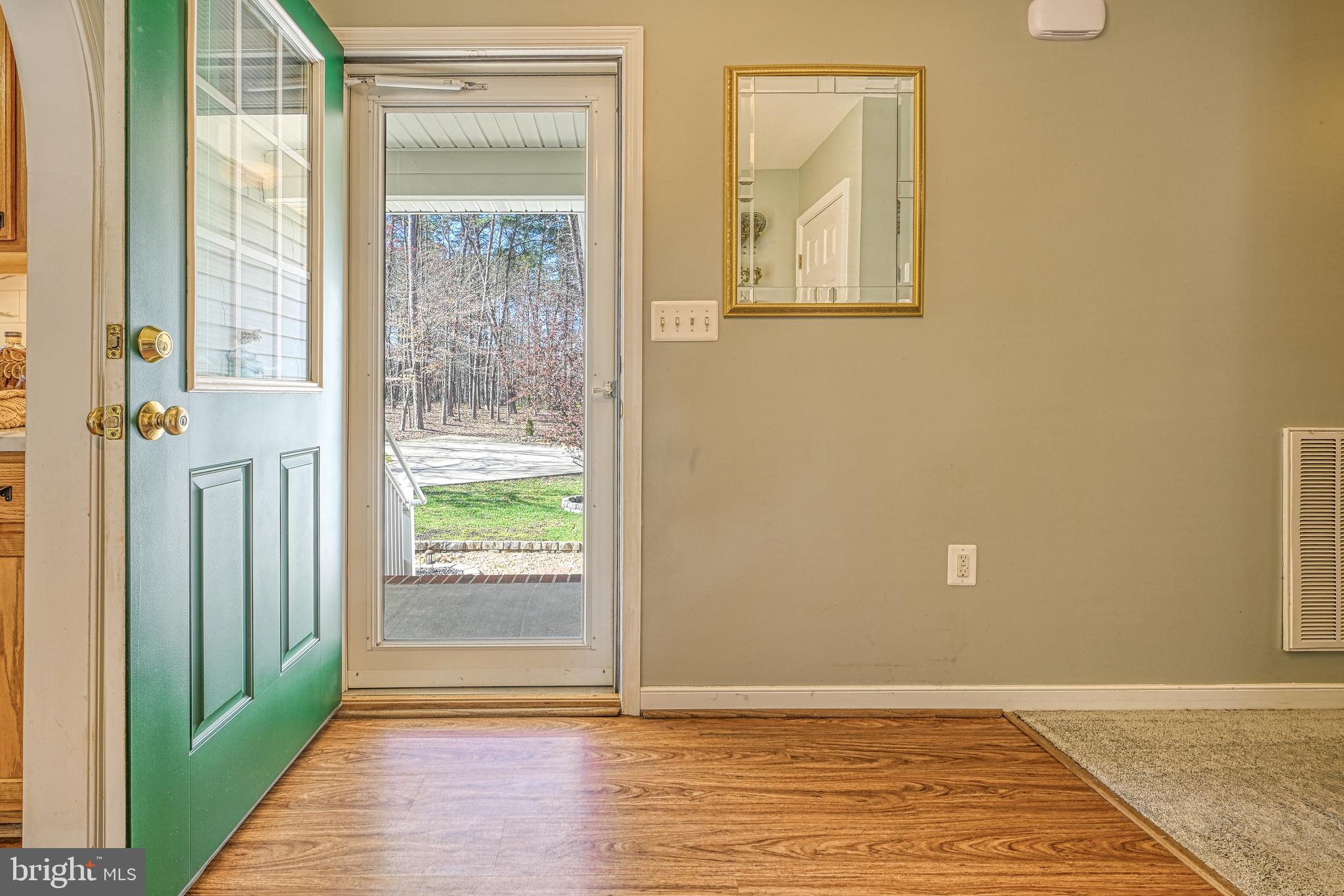 LAKESIDE WOODS - Residential