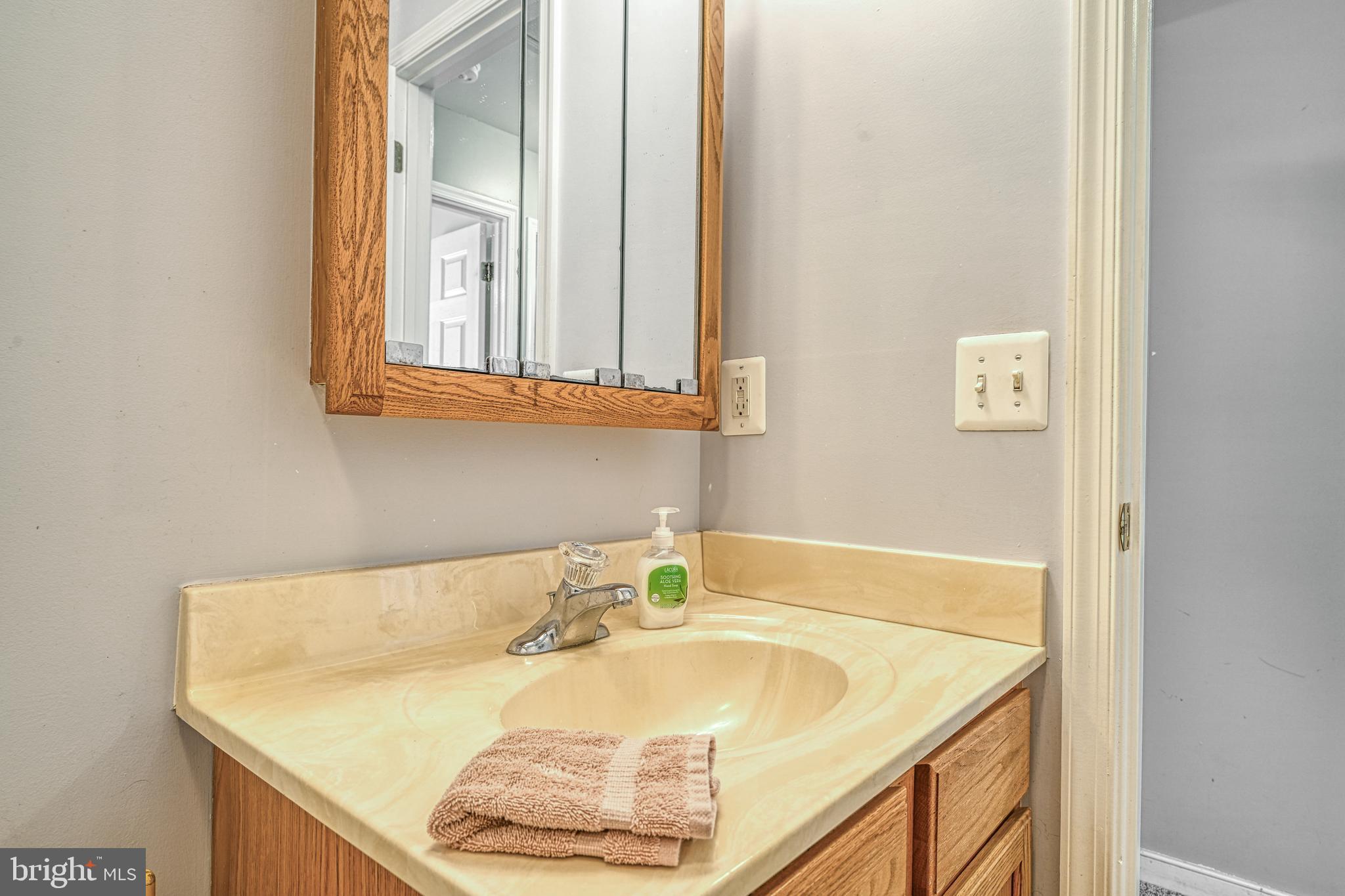 LAKESIDE WOODS - Residential