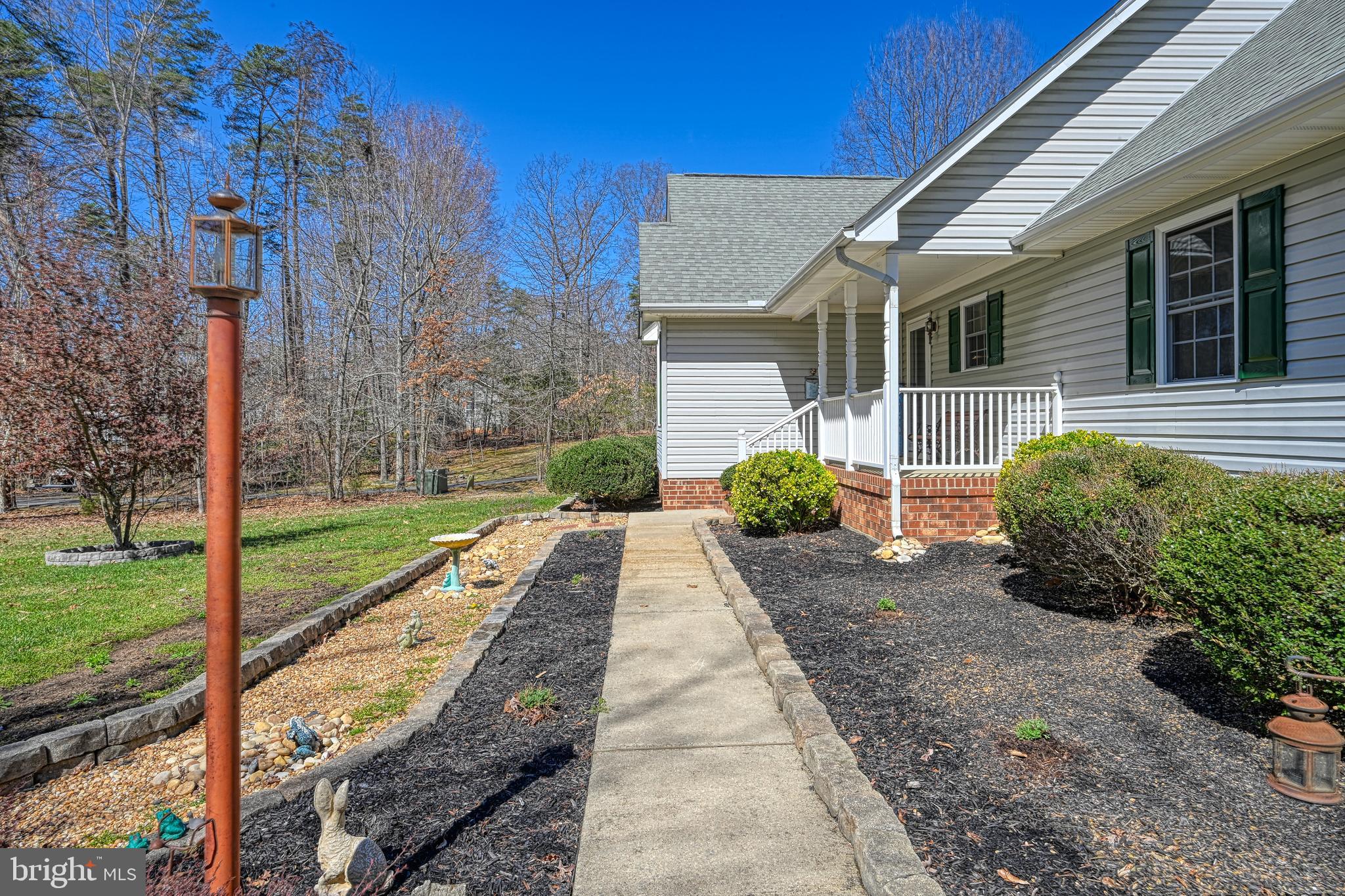 LAKESIDE WOODS - Residential