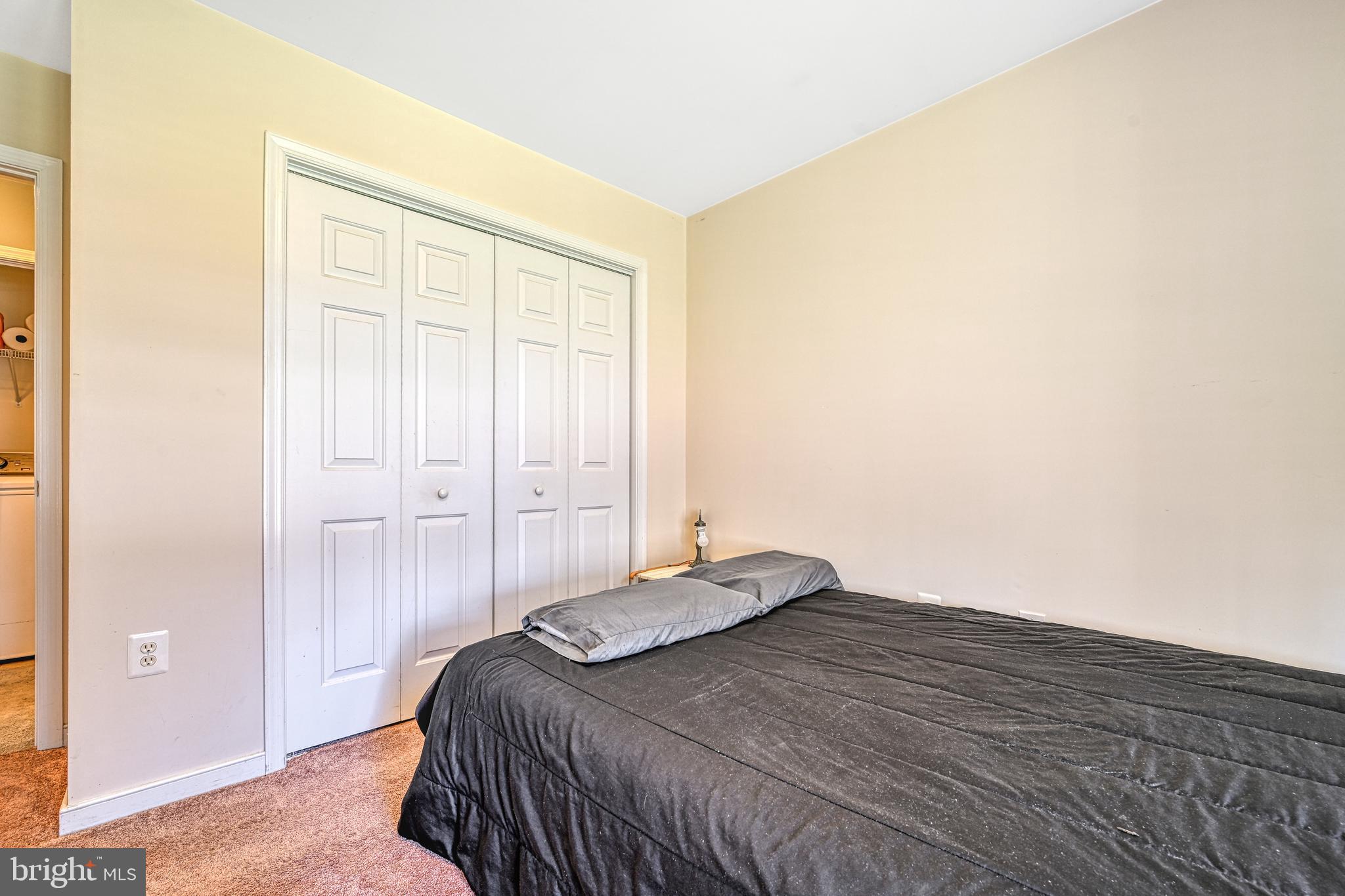 LAKESIDE WOODS - Residential