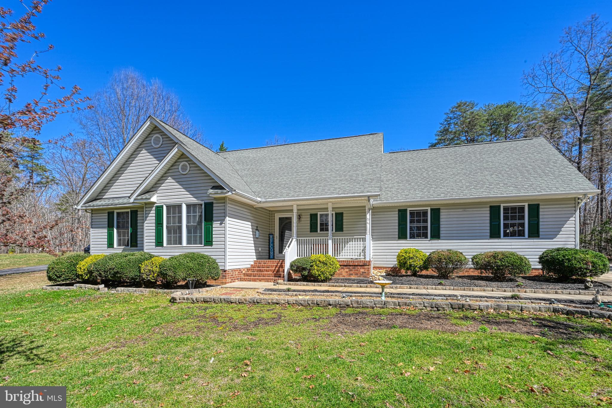 LAKESIDE WOODS - Residential