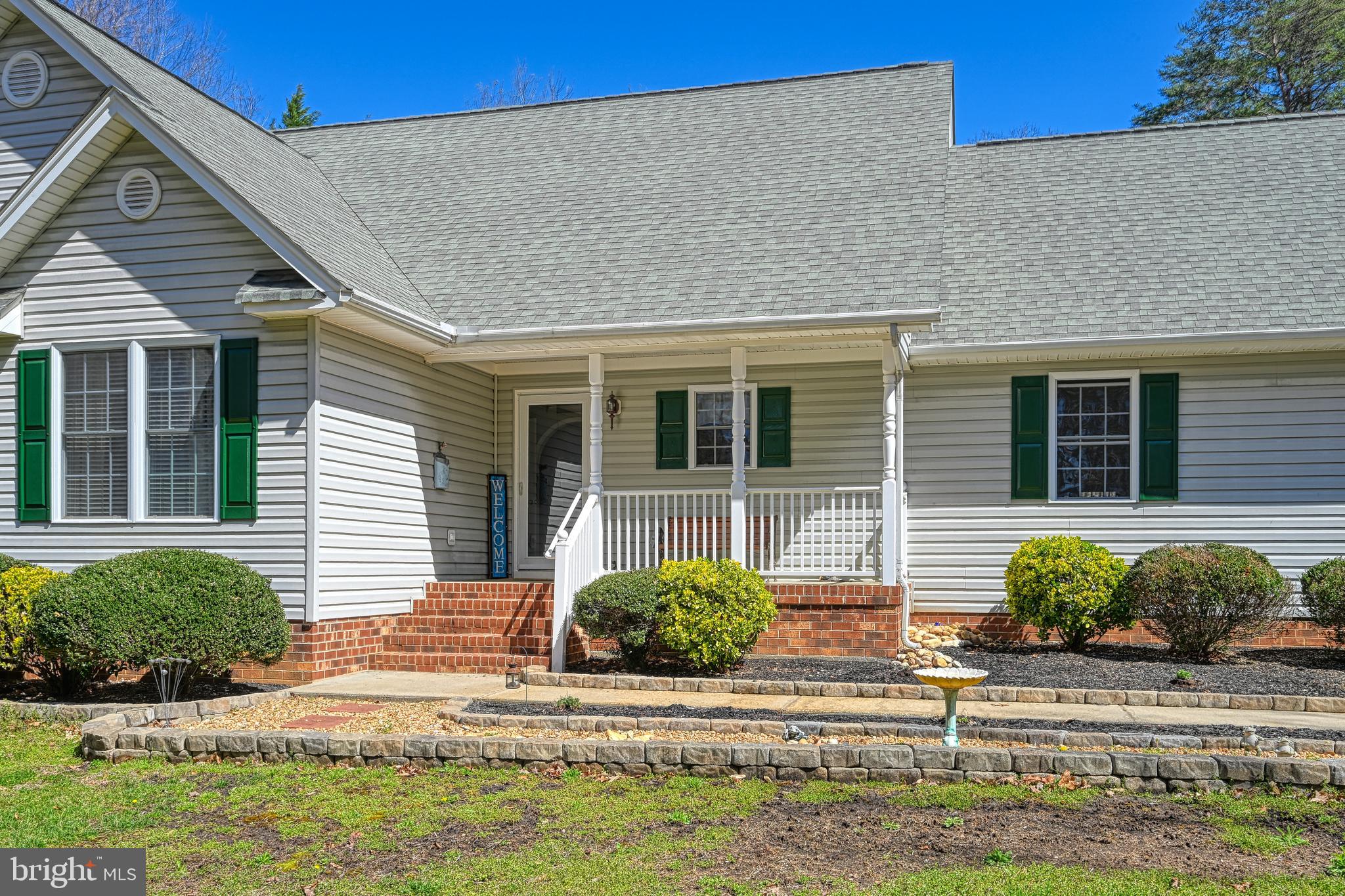 LAKESIDE WOODS - Residential