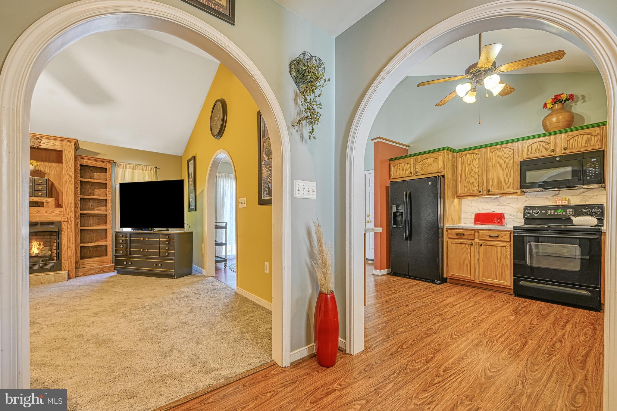 LAKESIDE WOODS - Residential