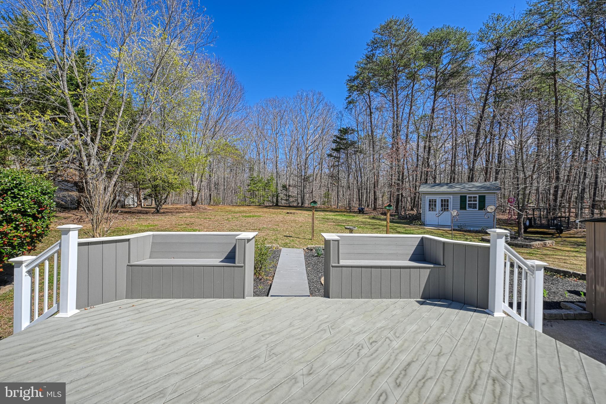 LAKESIDE WOODS - Residential