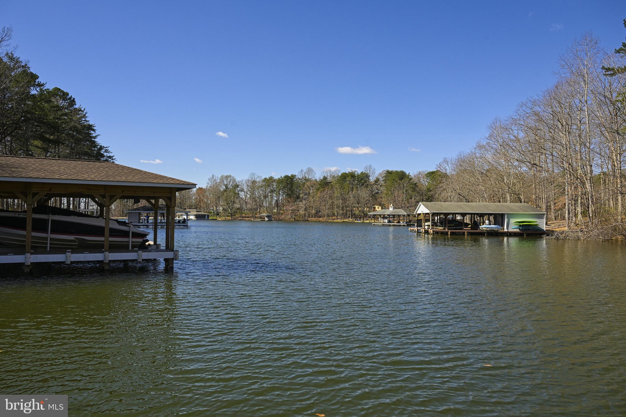 LAKESIDE WOODS - Residential