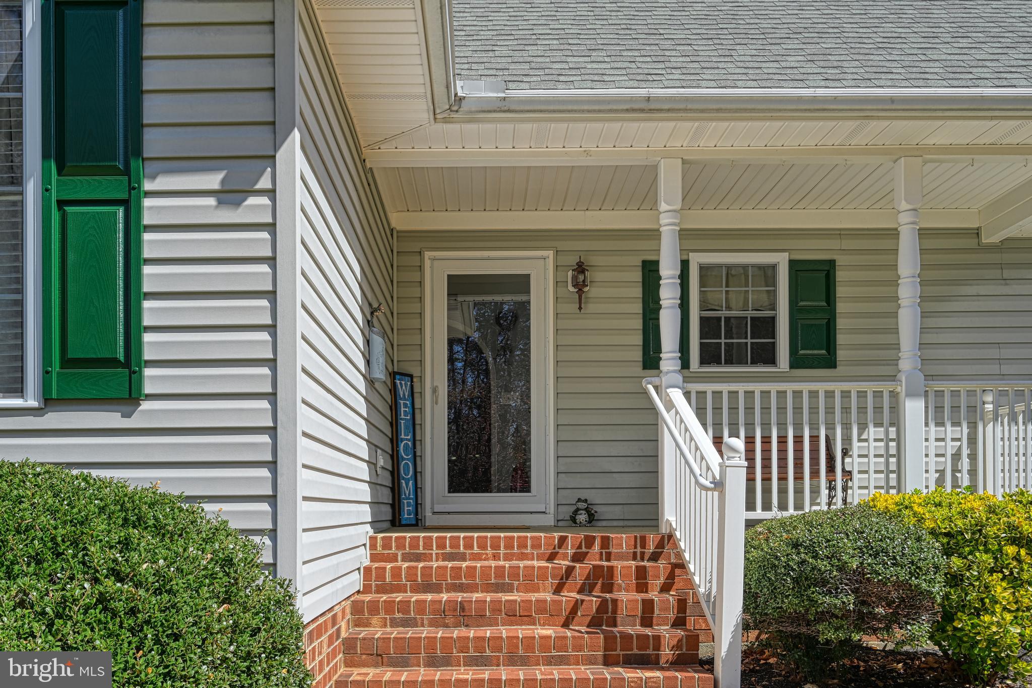 LAKESIDE WOODS - Residential