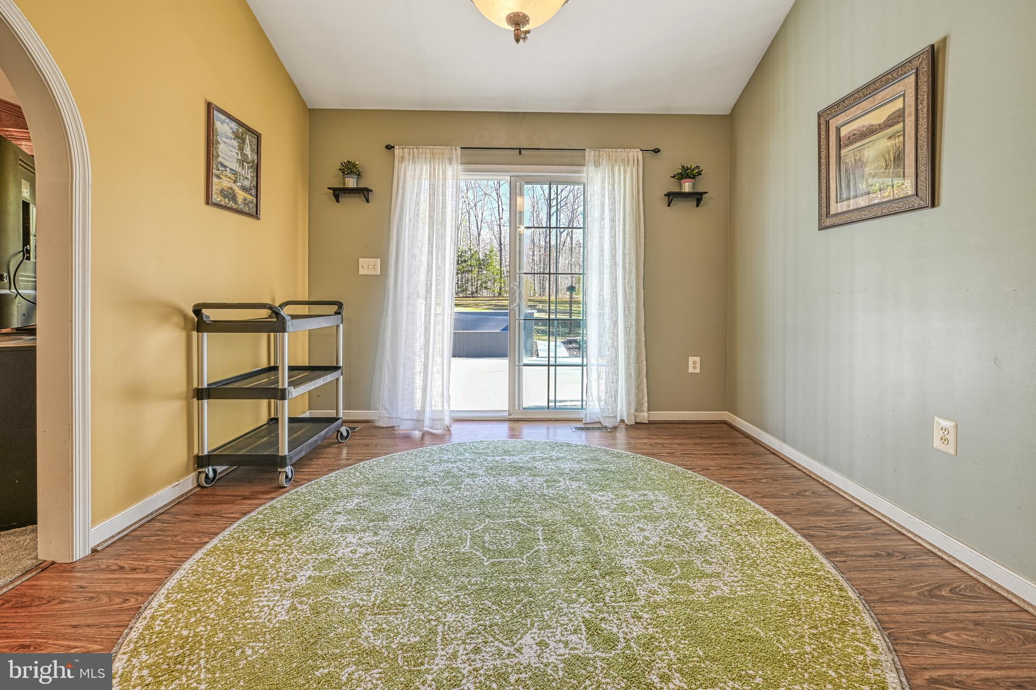 LAKESIDE WOODS - Residential