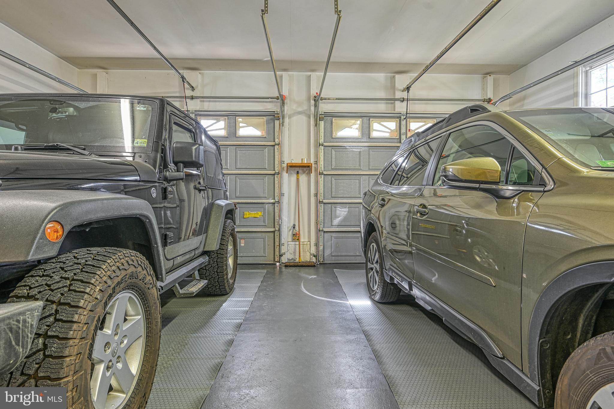 LAKESIDE WOODS - Residential