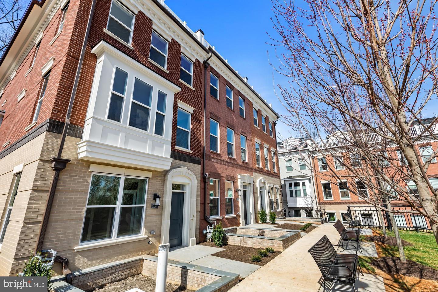 10302 GROSVENOR PLACE