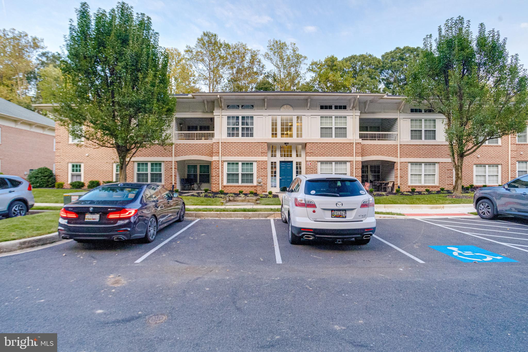 311 LAUREL WOODS DRIVE B 18