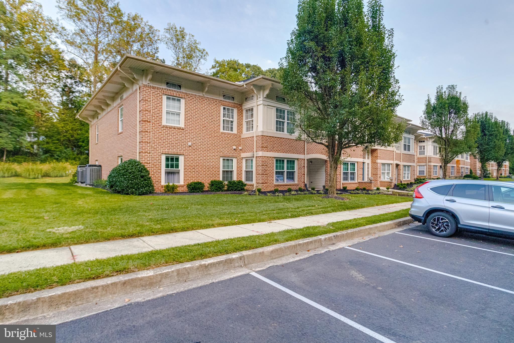 311 LAUREL WOODS DRIVE B 18