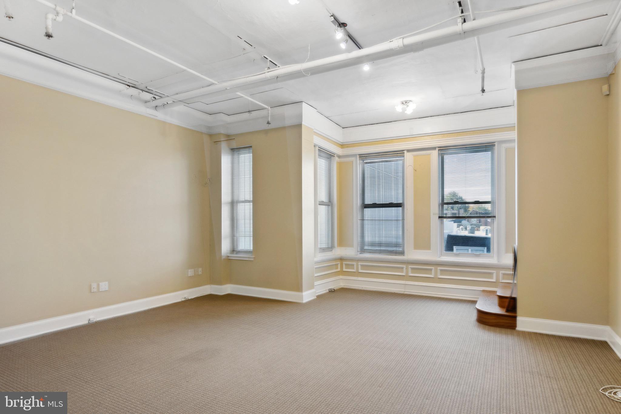 RITTENHOUSE SQUARE - Commercial Sale