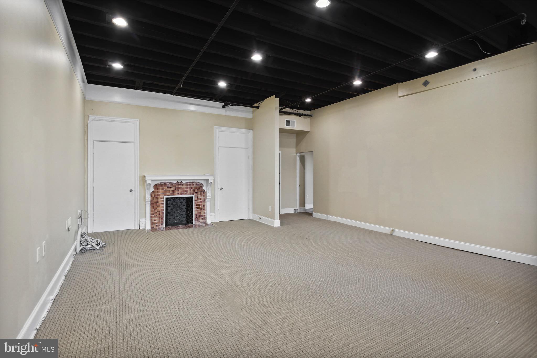 RITTENHOUSE SQUARE - Commercial Sale