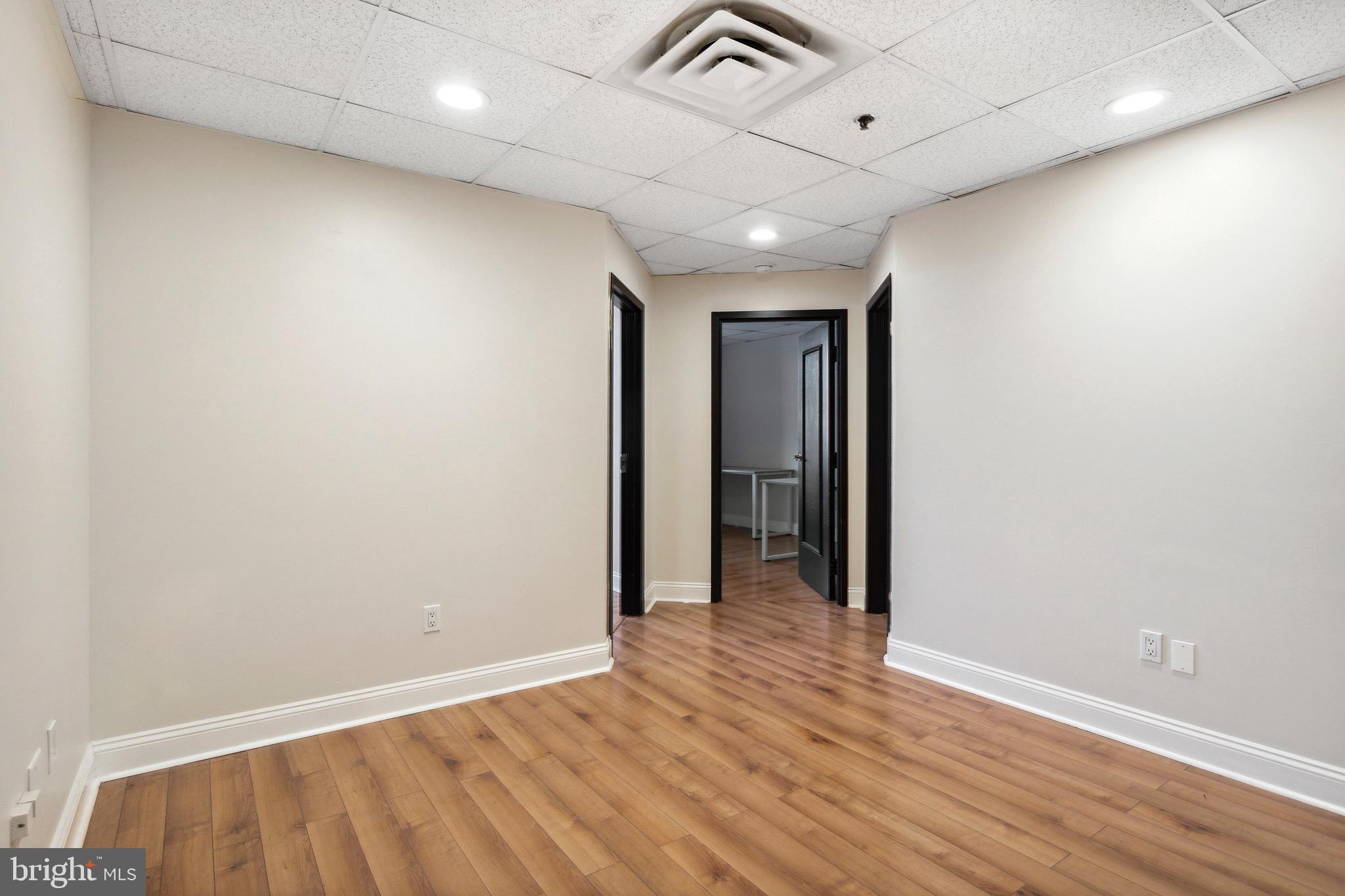 RITTENHOUSE SQUARE - Commercial Sale