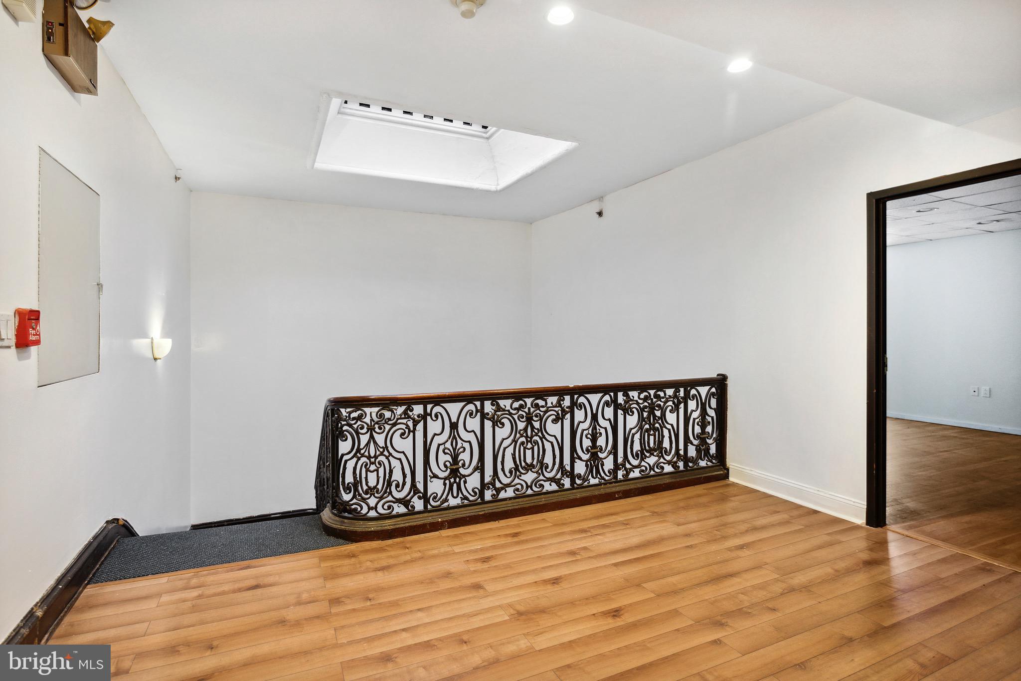 RITTENHOUSE SQUARE - Commercial Sale