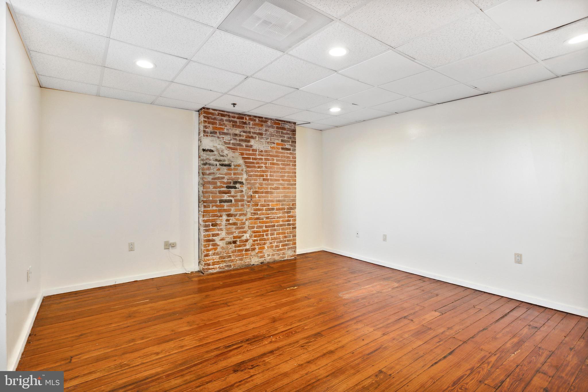 RITTENHOUSE SQUARE - Commercial Sale