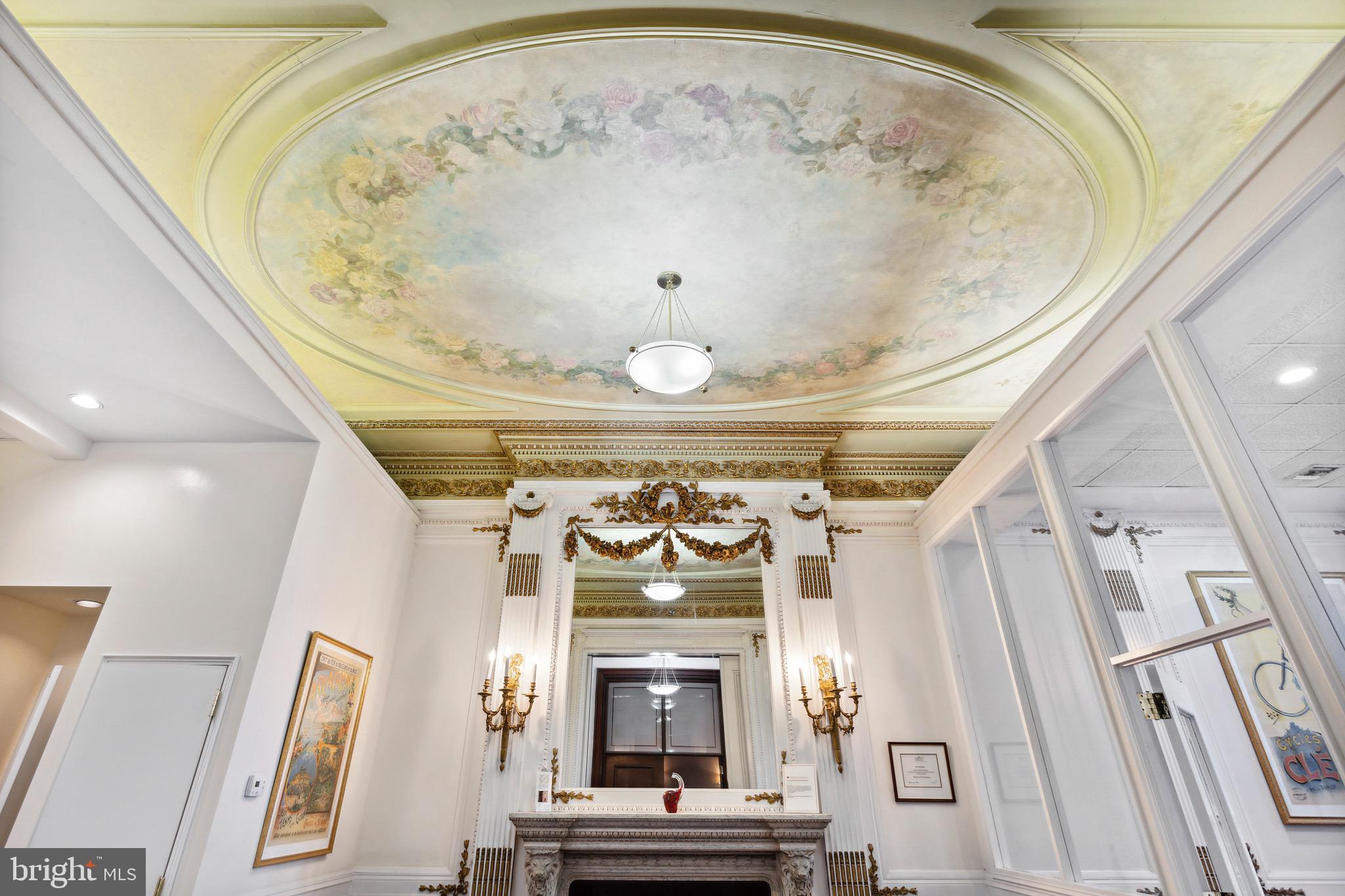 RITTENHOUSE SQUARE - Commercial Sale