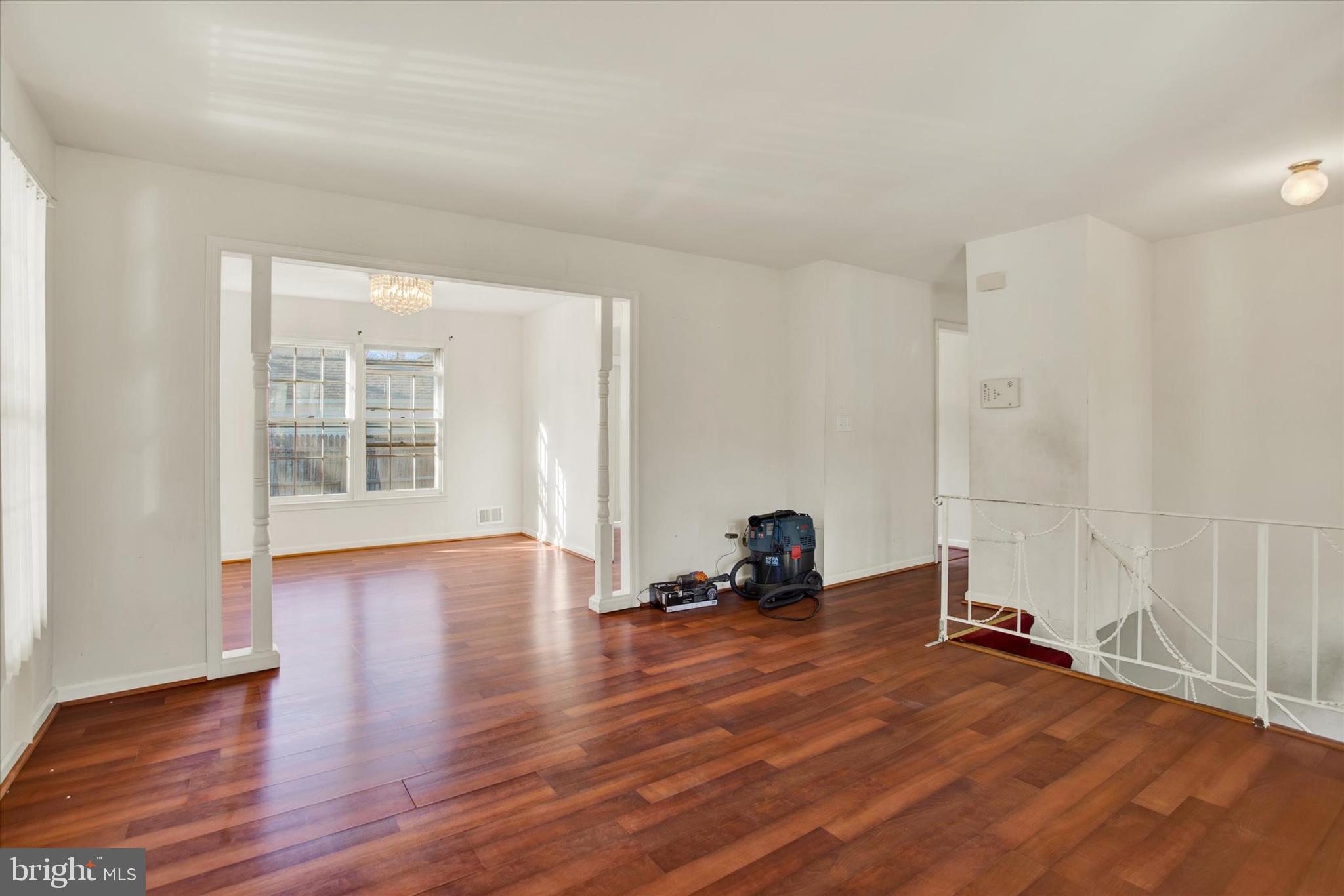 8401 THORNBERRY DRIVE