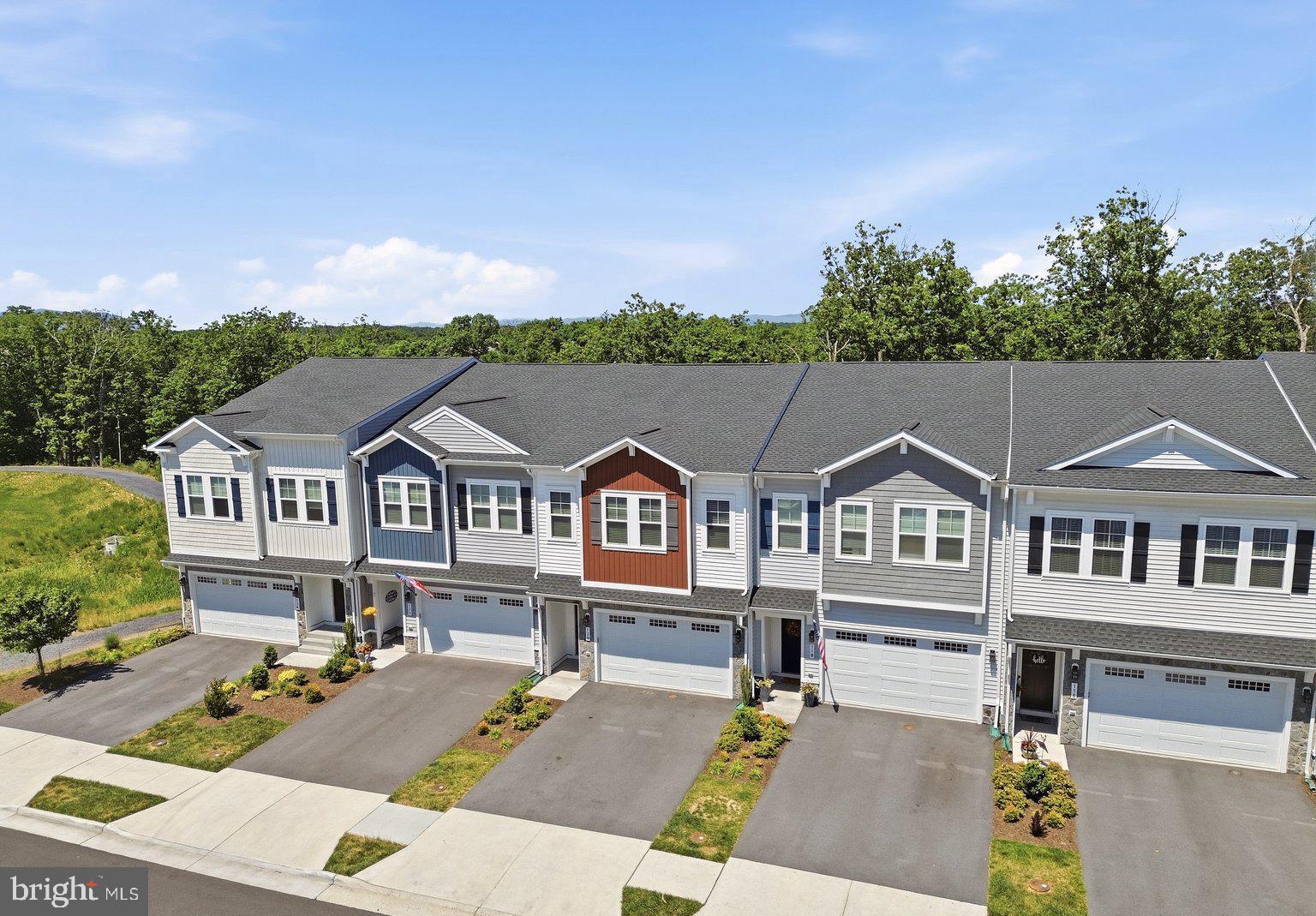 120 CHOKE CHERRY COURT
