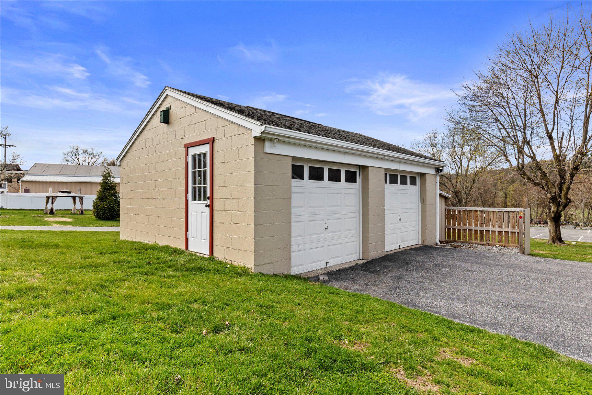 SPRING GROVE - Residential