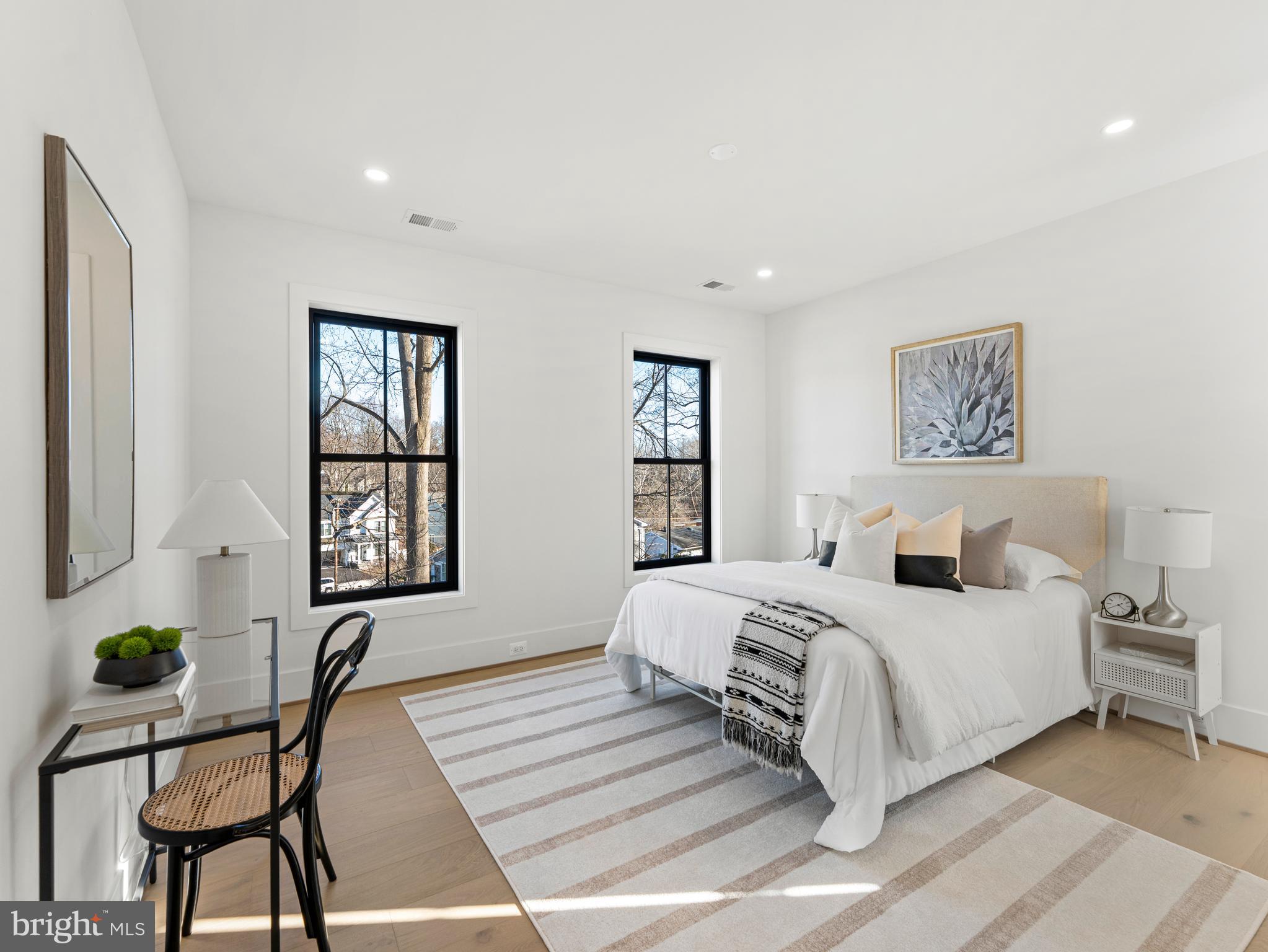 VIENNA WOODS - Residential