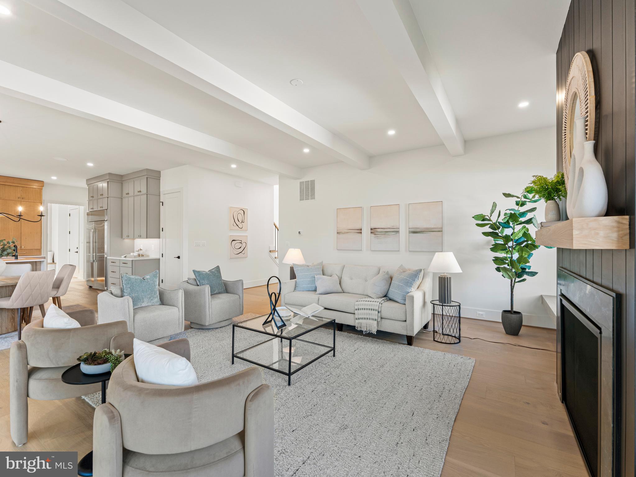 VIENNA WOODS - Residential