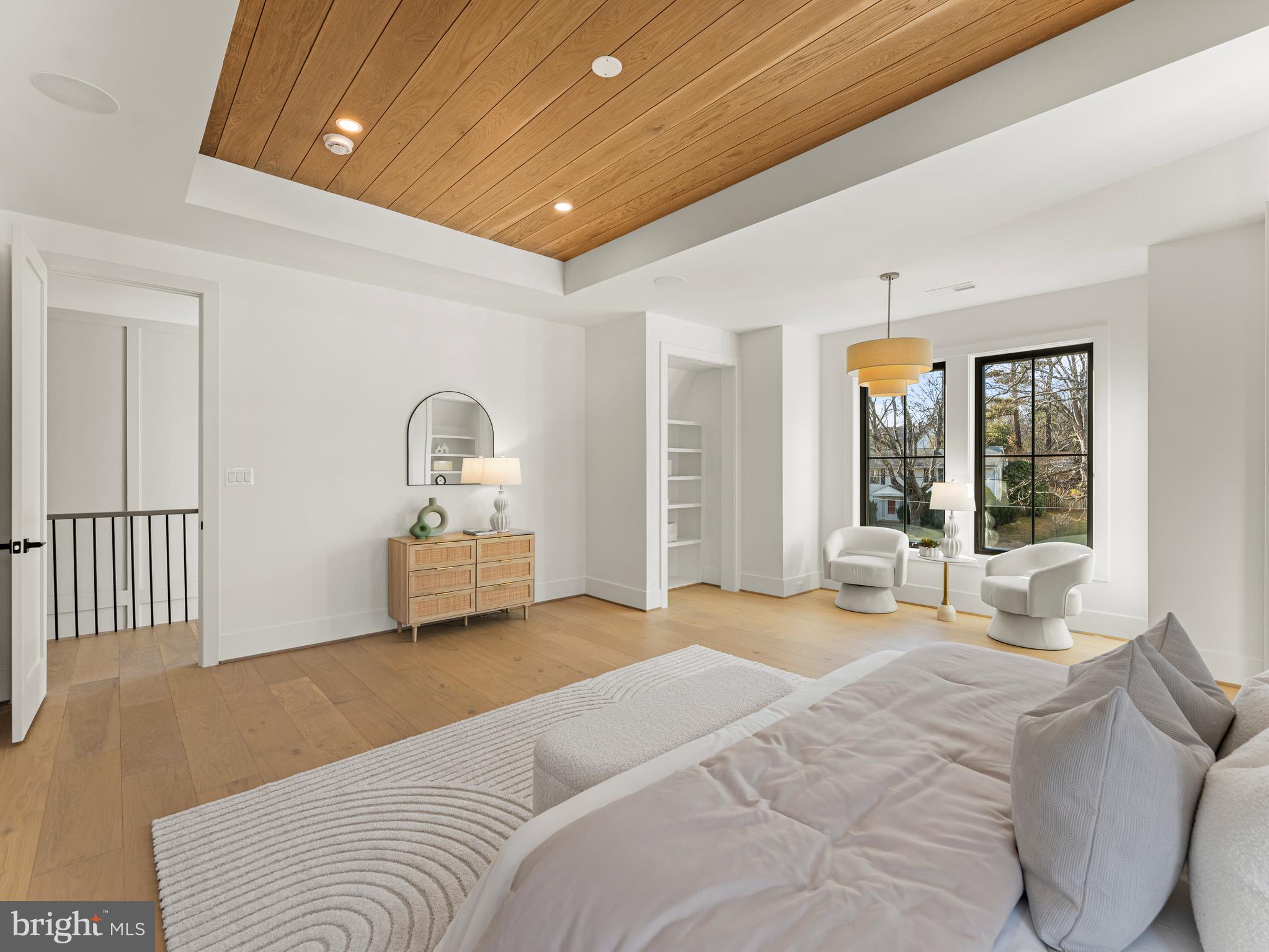 VIENNA WOODS - Residential