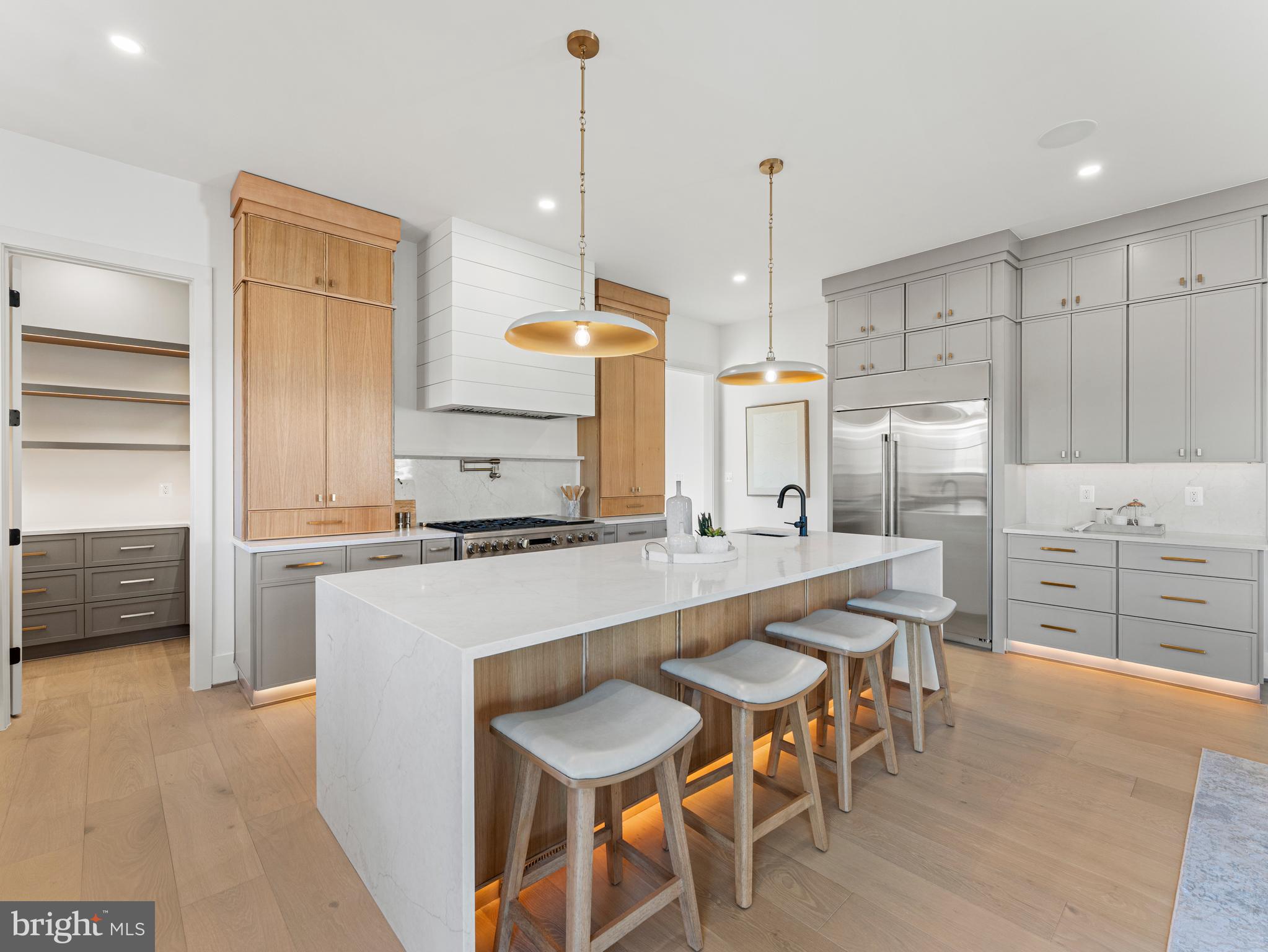 VIENNA WOODS - Residential