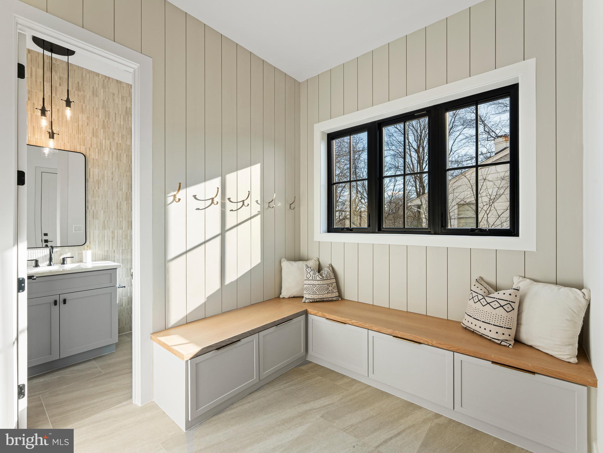 VIENNA WOODS - Residential