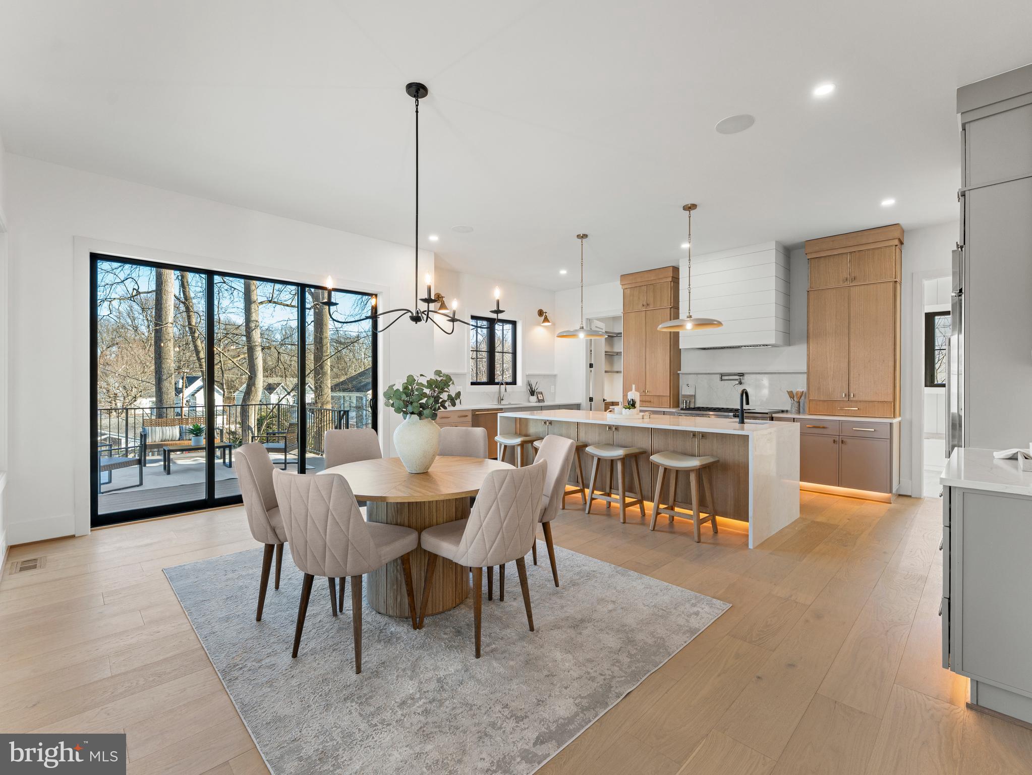 VIENNA WOODS - Residential