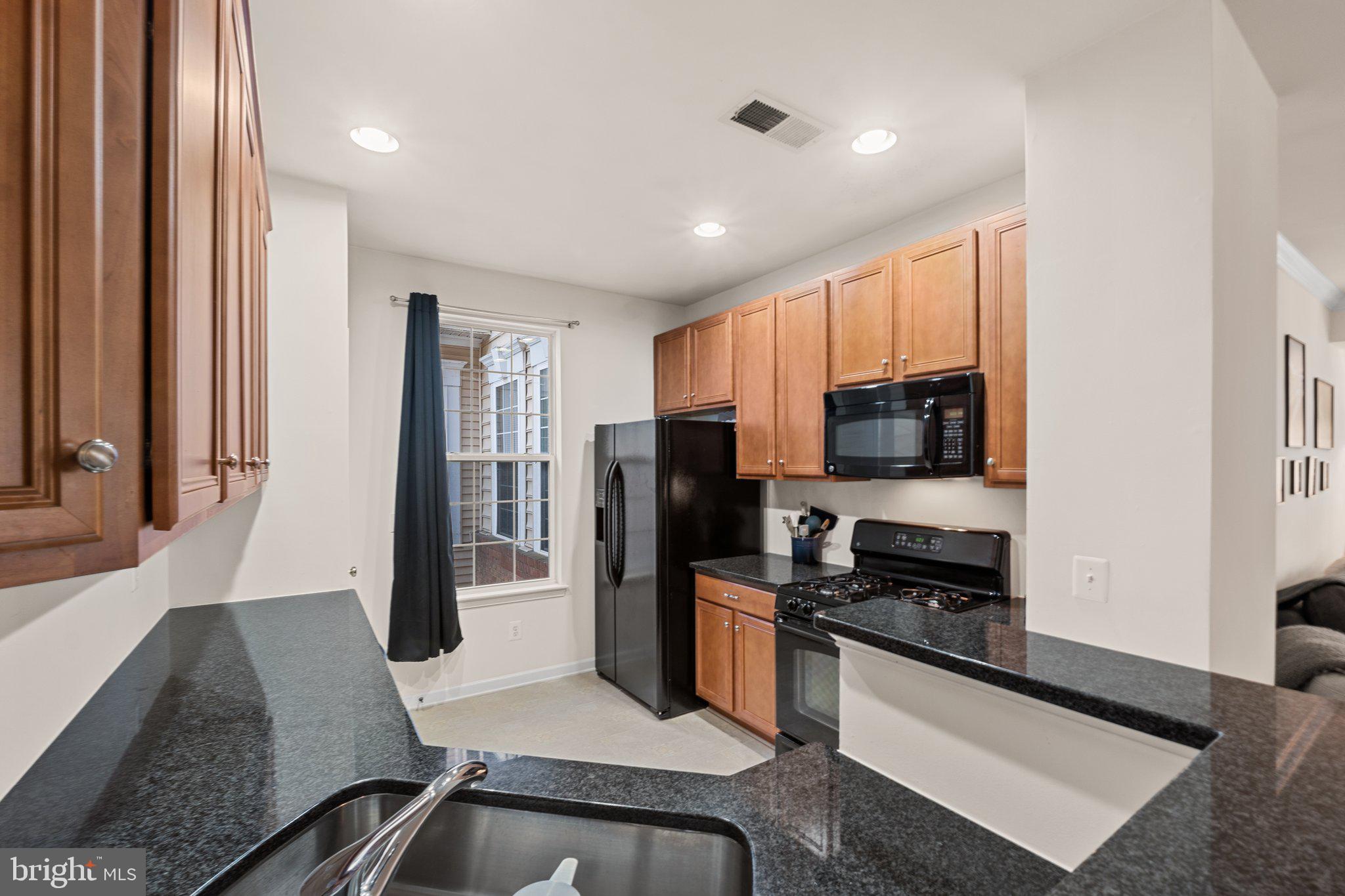 RIDGES AT BELMONT - Residential Lease