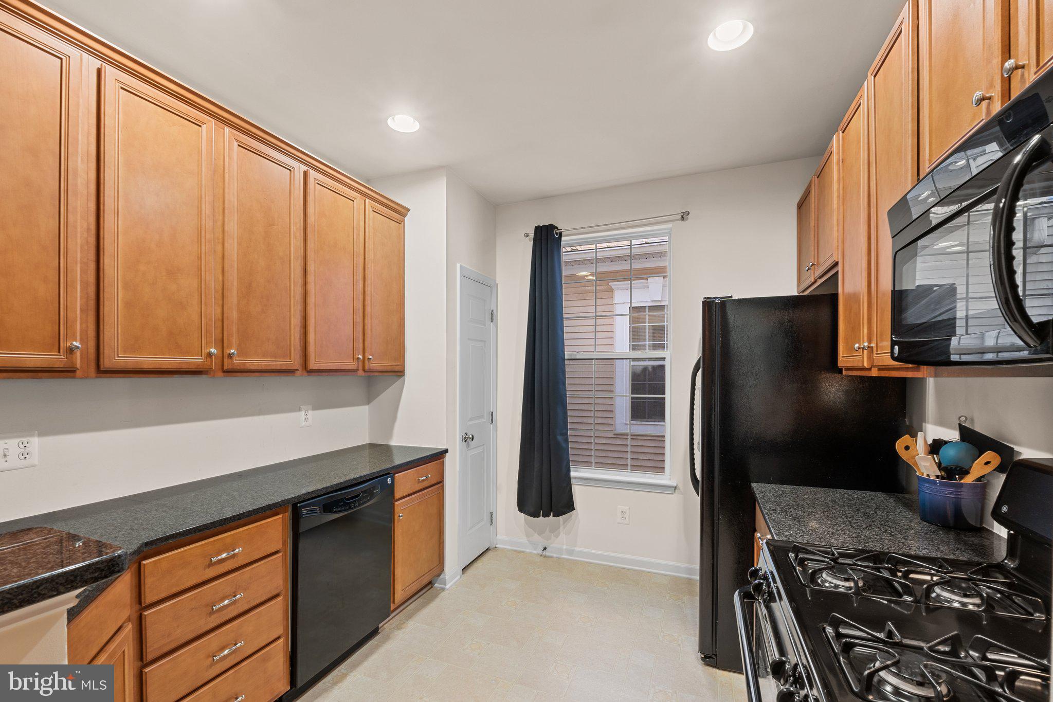 RIDGES AT BELMONT - Residential Lease