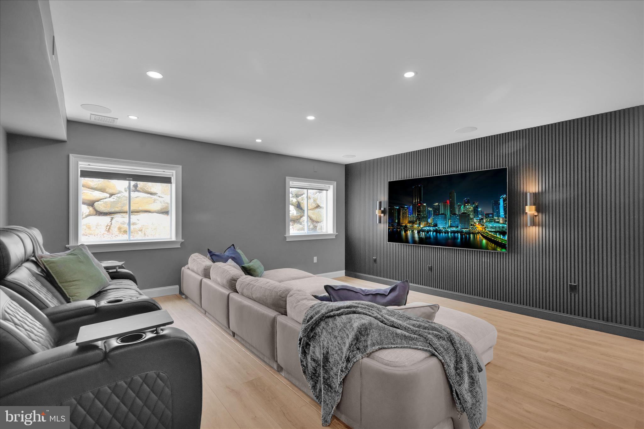 ESSEX COURT - Residential
