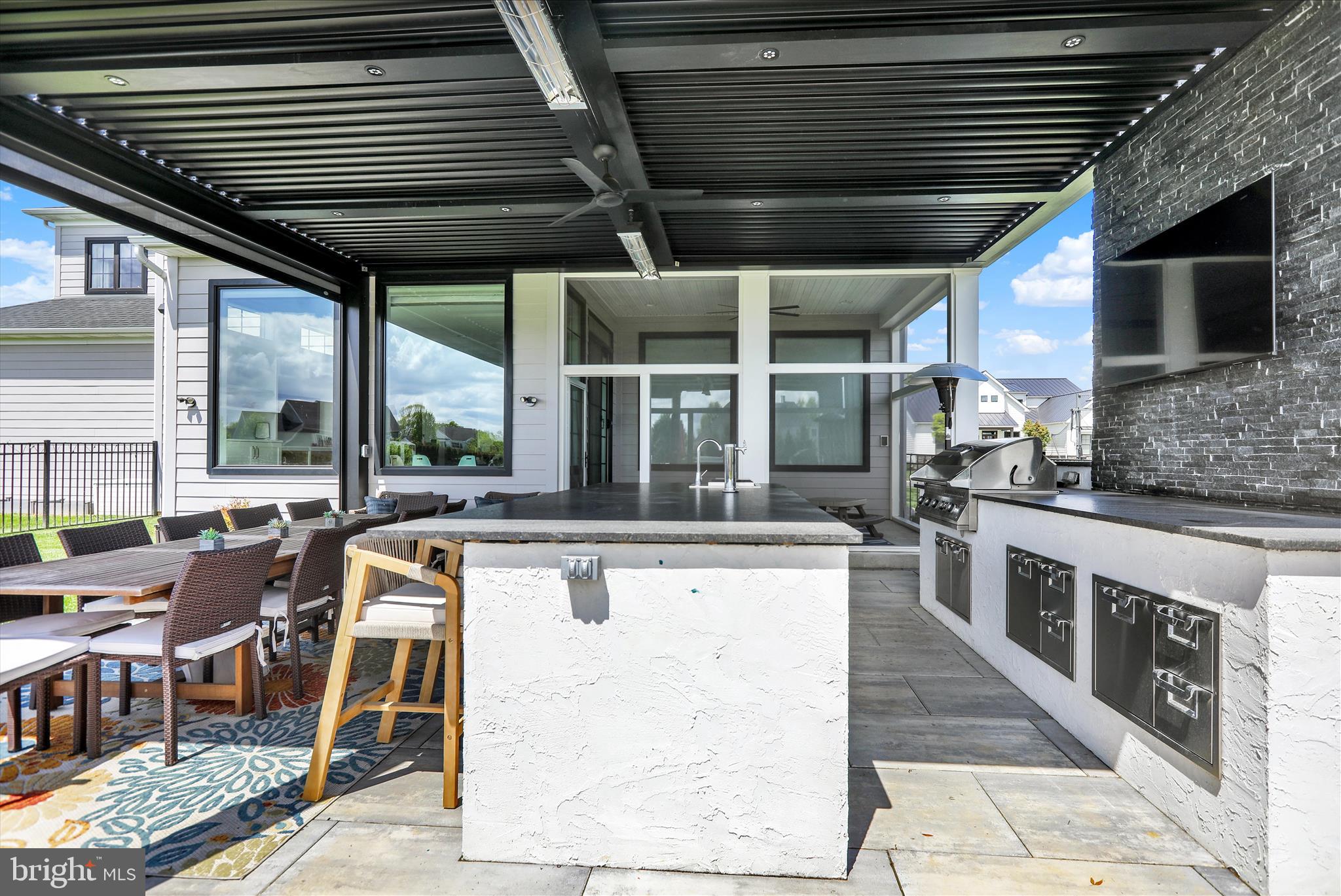 ESSEX COURT - Residential