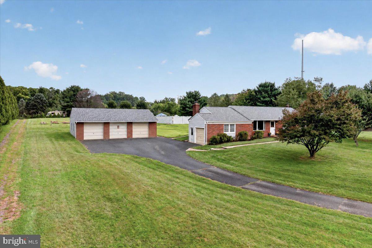 805 ELLIS WOODS ROAD