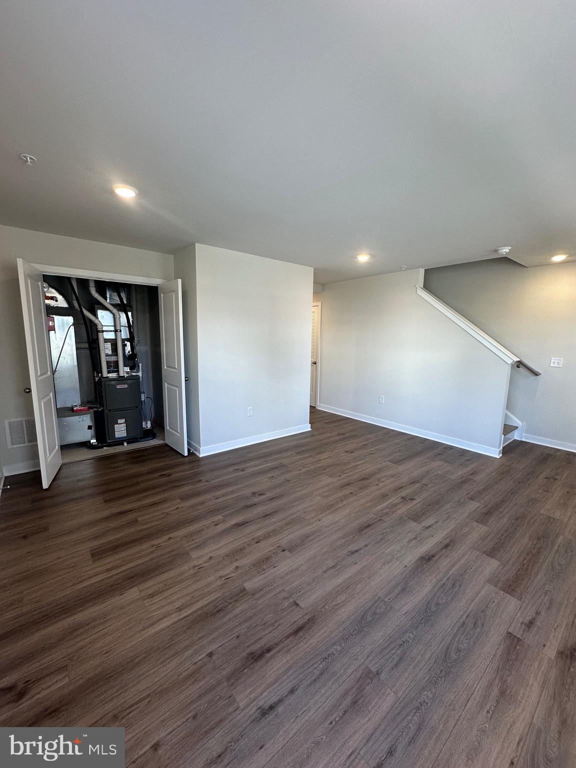 RIVER POINTE - Residential Lease