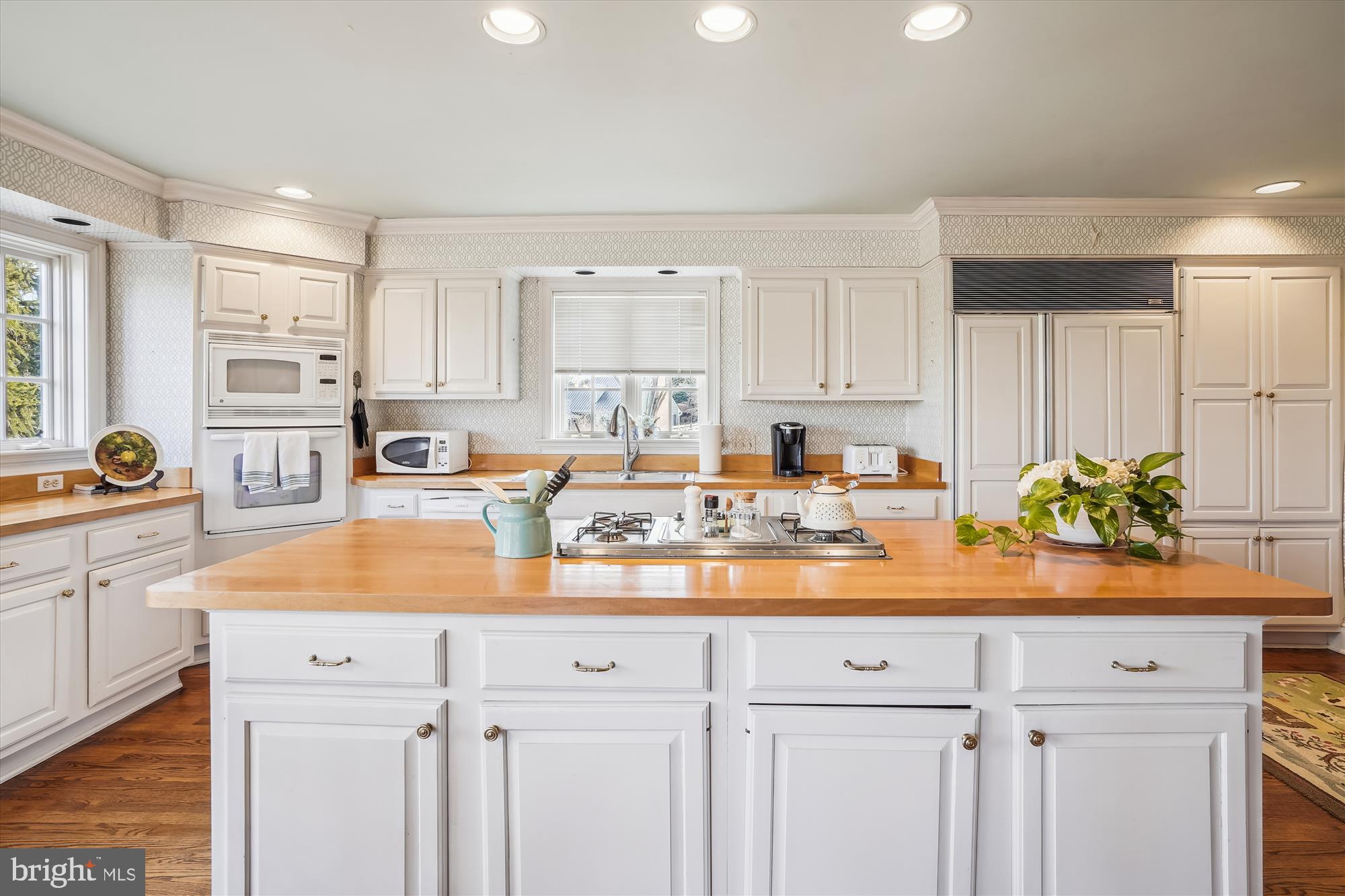 VILLAGE HAMLET - Residential