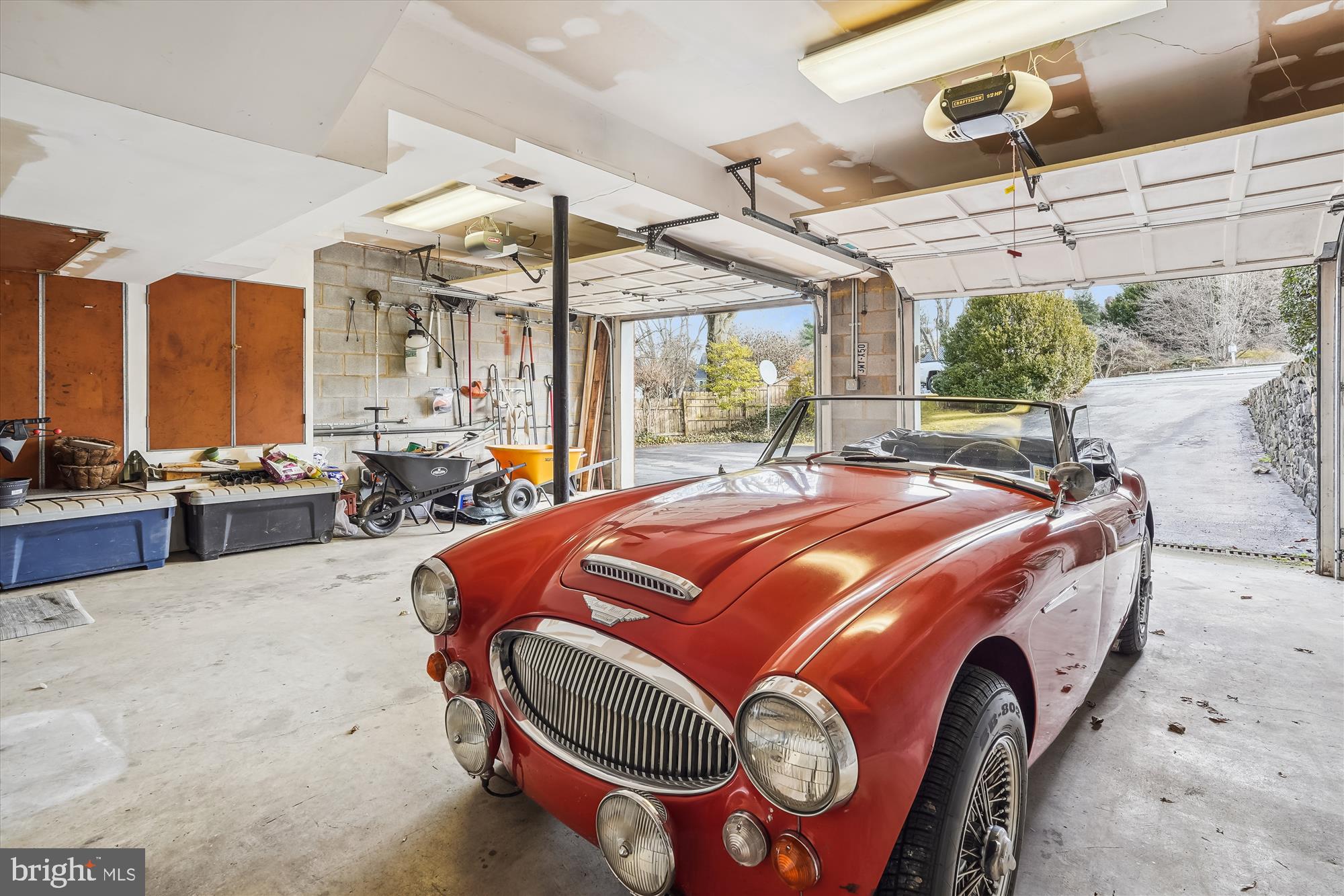 VILLAGE HAMLET - Residential