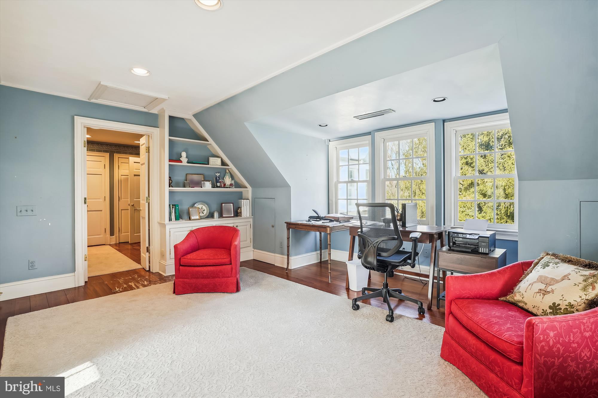 VILLAGE HAMLET - Residential