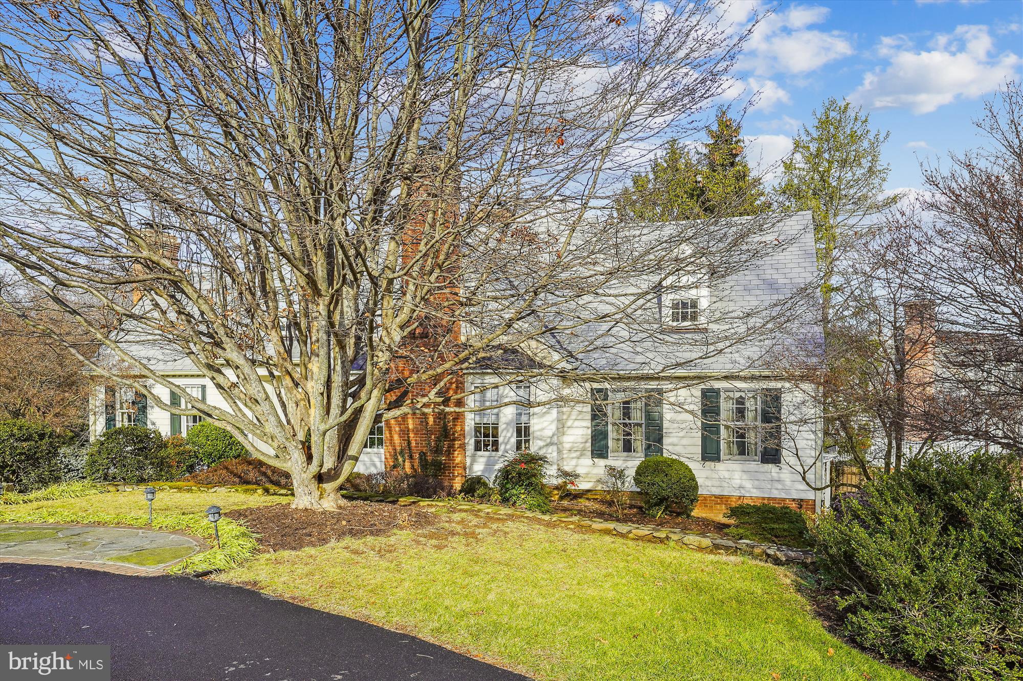 VILLAGE HAMLET - Residential