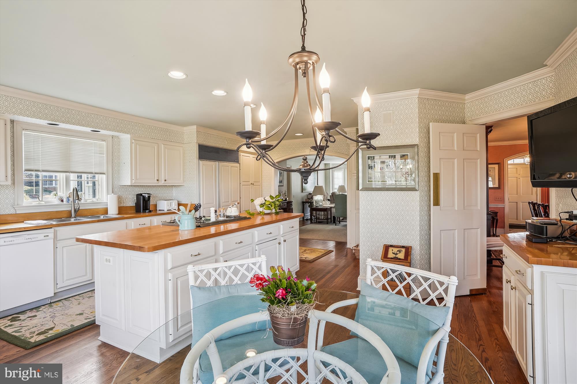 VILLAGE HAMLET - Residential