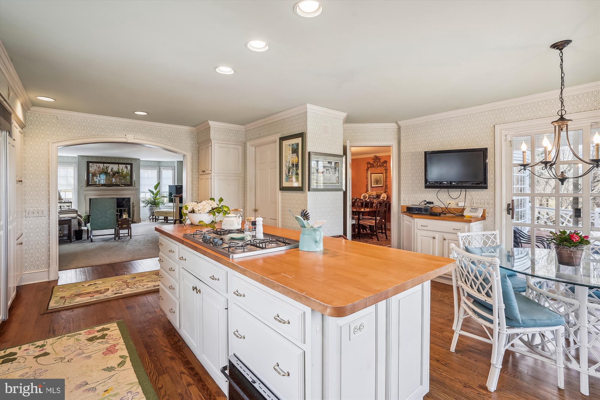 VILLAGE HAMLET - Residential