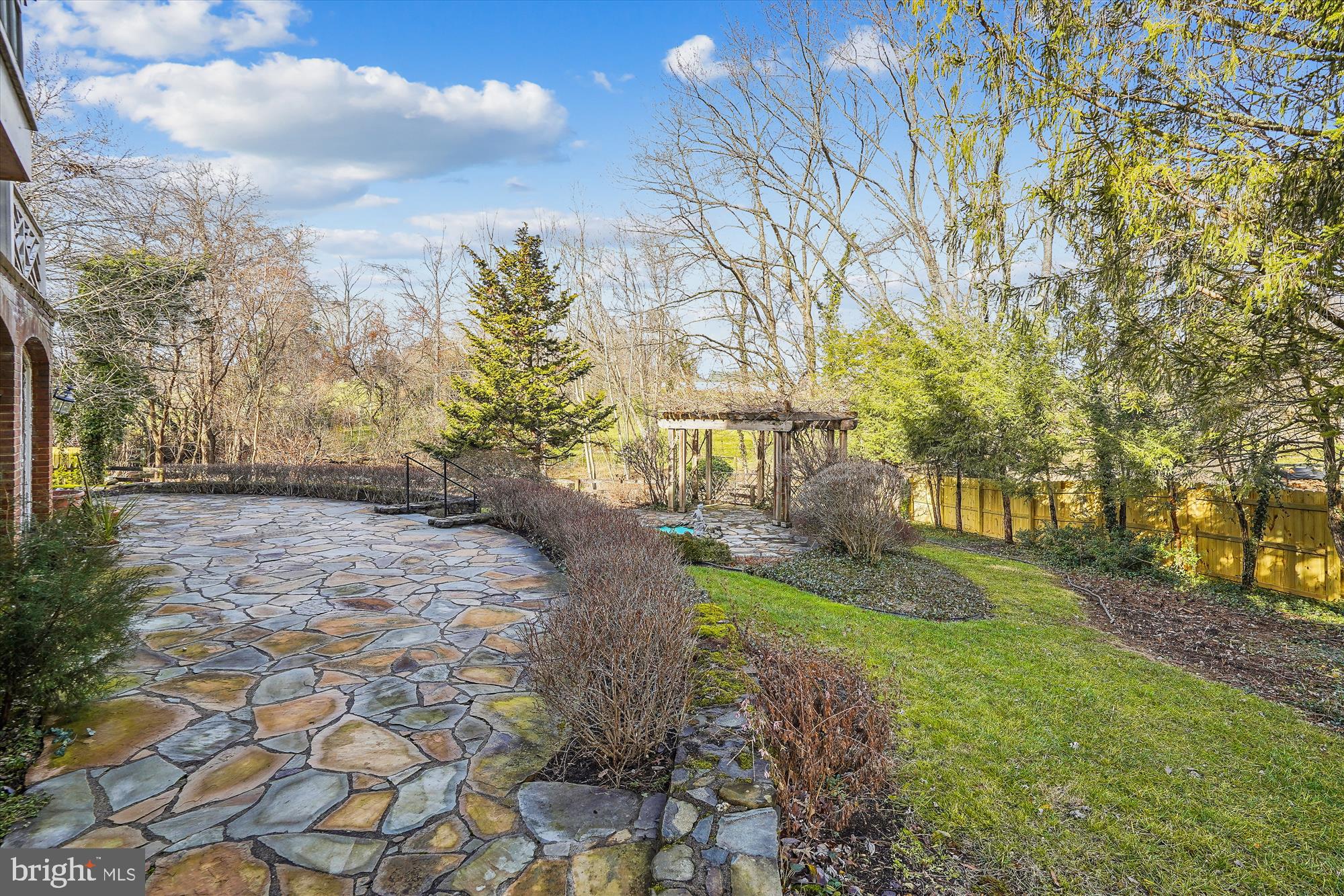 VILLAGE HAMLET - Residential